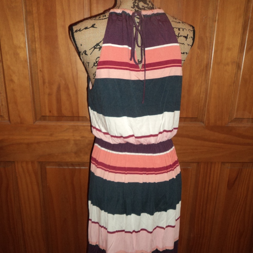 Dress - Picture 5 of 6